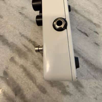 Electro-Harmonix Nano Big Muff Pi Distortion / Sustainer 2013 - Present - White / Black / Red image 4