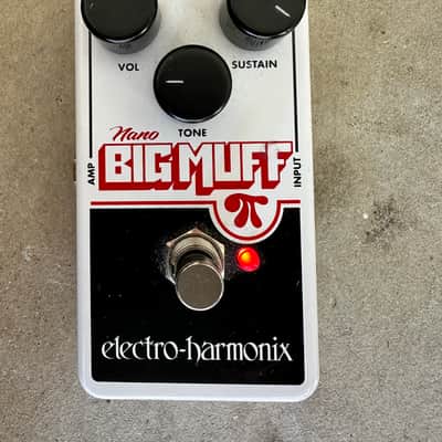 Electro-Harmonix Nano Big Muff Pi Distortion / Sustainer 2013 - Present - White / Black / Red image 2