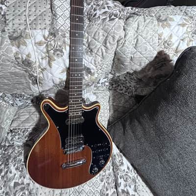 Guild BM02Brian May Signature Pro 1994- Red image 2
