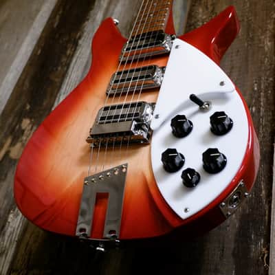 Rickenbacker 350/V63 2022 - Fireglo image 6