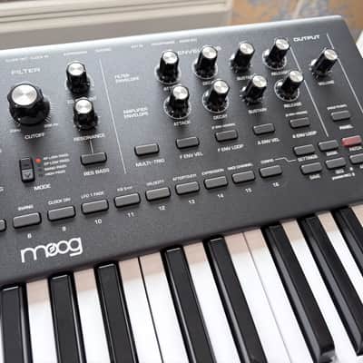 Moog Messenger 32-Key Monophonic Synthesizer 2025 - Present - Black image 2