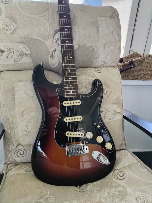 Fender Stratocaster 2016 - Tobacco burst image 1