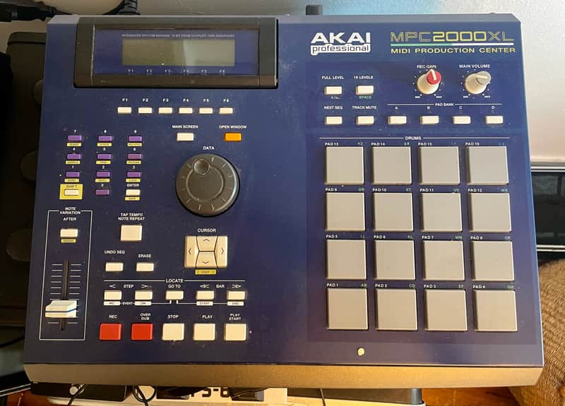 Akai MPC2000XL MCD MIDI Production Center 2006 - 2007 - Blue Bild 1