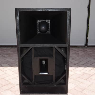 EAW KF650e 3 Way Full Range Professional Speakers Package ( 6 Cabinets ) image 11