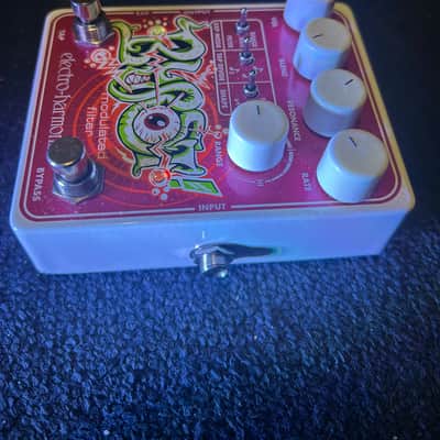 Electro-Harmonix Blurst Modulated Filter Pedal image 4