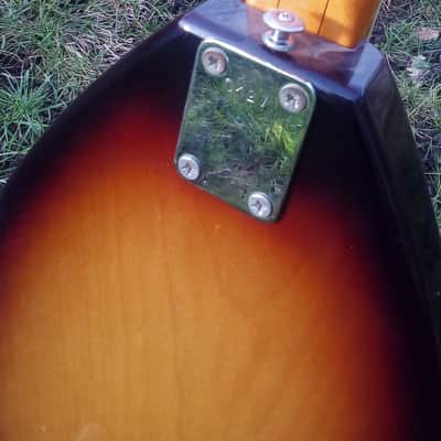 Vox Teardrop bass lefty  sunburst image 14