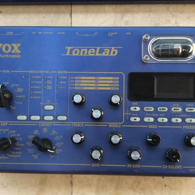 Vox Tonelab & Vox VC-12 pedalboard & case image 2