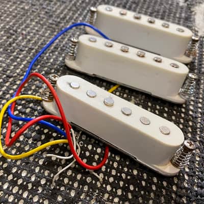 Unmarked Strat Style Single Coil Pickup Set image 4