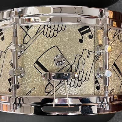 Lang Gladstone 6.5x14 snare drum. 3 way tuning, unique top hat and cane finish image 3