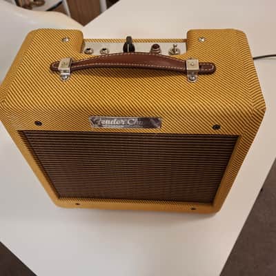 Fender '57 Custom Champ 2-Channel 5-Watt 1x8" Guitar Combo 2016 - Present - Lacquered Tweed image 4