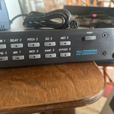 Alesis QuadraVerb 20k Bandwidth Simultaneous Digital Effects Processor w/ power supply & rack mount bolts / washers. image 4