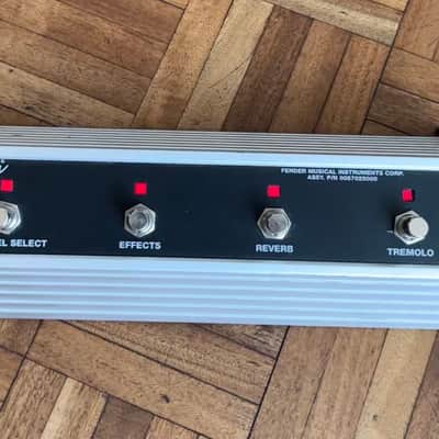 Fender Twin Reverb - 100/25w 2x12 Valve Combo Amp - (1990s) image 9