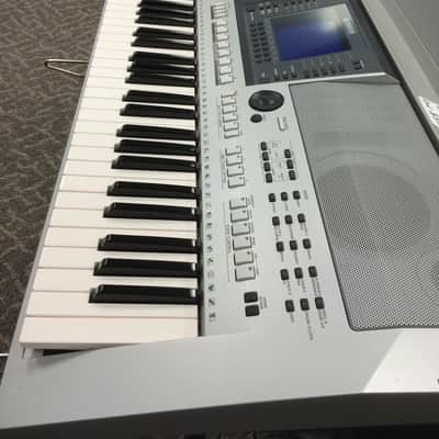 Yamaha PSR-s700 Professional Arranger Workstation image 3