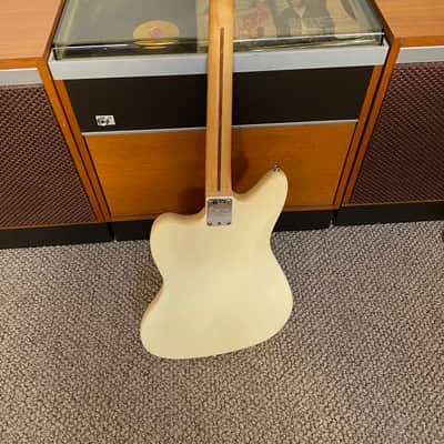 Fender American Professional Jaguar with Rosewood Fretboard 2017 - 2019 - Olympic White image 3
