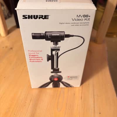 Shure MOTIV MV88+ Video Kit with iOS / USB Condenser Microphone