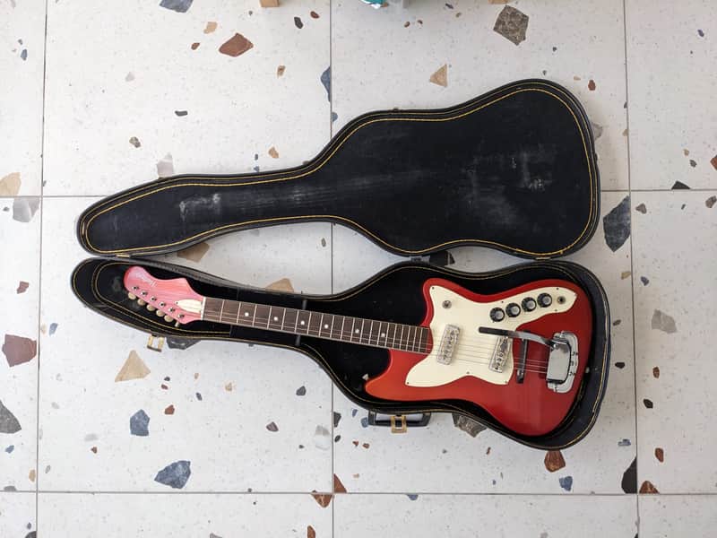 Harmony H16 Color Kat Bobkat 1968 - Red - Very Good