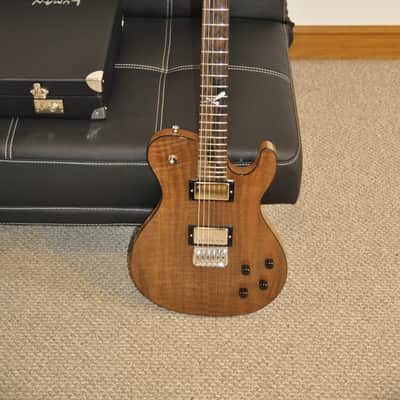 Luman Single Cutaway Natural Walnut image 4