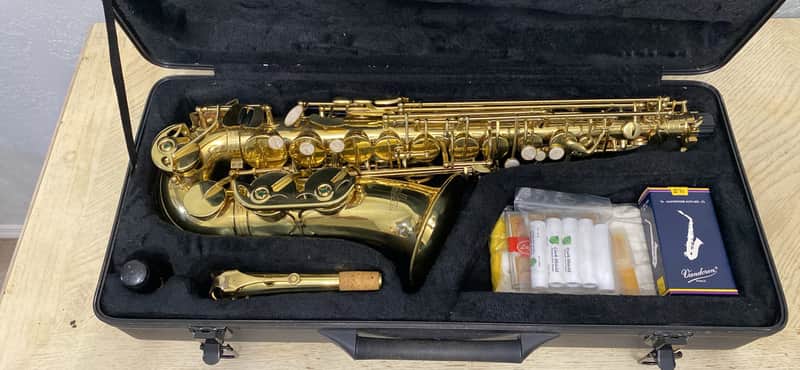 Allora Alto Saxophone w/ Hard Case, Mouthpiece & Reeds – Excellent Condition image 1