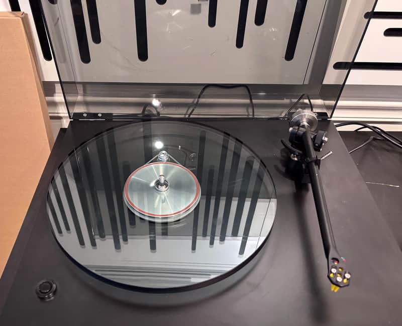 Rega Planar 3 2-Speed Belt-Drive Turntable