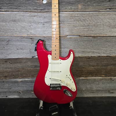 Fender Standard Stratocaster with Vintage Tremolo, Maple Fretboard 1991 - 1997 - Crimson Red Metallic image 2