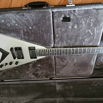 Kramer Dave Mustaine Signature Vanguard 2023 - Present - Silver Metallic image 2