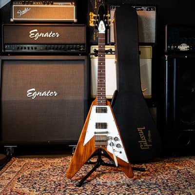 Gibson Custom Shop '67 Flying V w/ Vibrola 2000 – Natural – MINT – OHSC, COA & Case Candy image 4