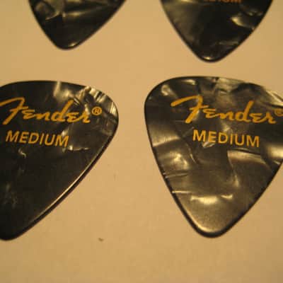 Fender Medium Black Pearl W Gold Guitar Picks 6 Pieces image 2