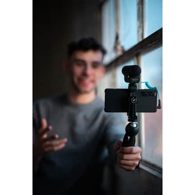 SENNHEISER Professional MKE 400 + Mobile Kit, Directional On-Camera Microphone with Smartphone Clamp & Manfrotto PIXI Mini Tripod, 509257, Auxiliary,Black image 6