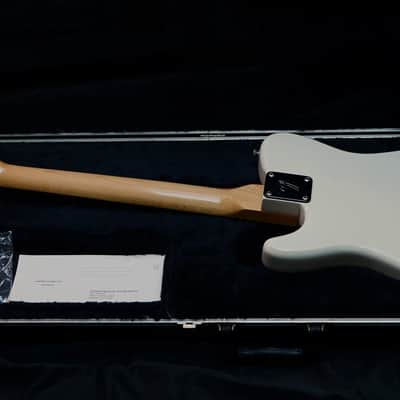 Fender Bullet Deluxe with Maple Fretboard 1981 - 1982 - Arctic White image 8