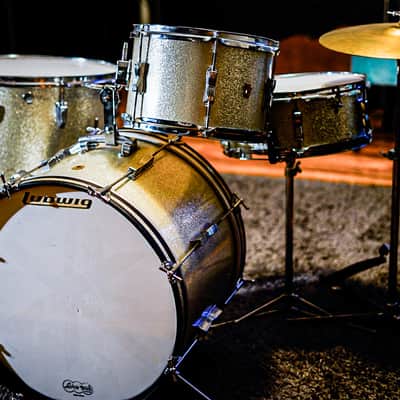 Ludwig Club Date 1966 Drum Set w/ 1968 Blue Note Floor Tom – Vintage Players Kit – Excellent Setup w/ Vintage Hardware image 1