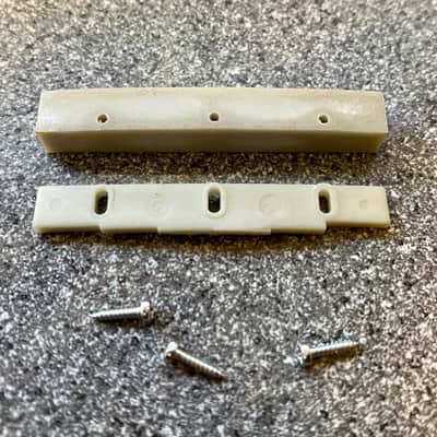 Earvana Compensated Nut – Acoustic & wound G RETROFIT style - 1 3/4" (not slotted) / White image 1