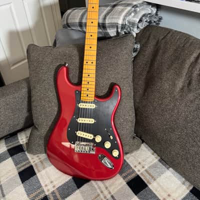 Fender American Ultra II Stratocaster with Maple Fretboard 2024 - Present - Sinister Red image 6
