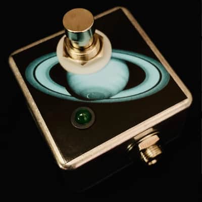 Saturnworks Amp / Device Micro TS Latching Switch with an Internally Powered LED - Handcrafted in California image 2