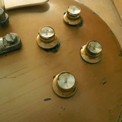 Gibson Les paul gold top  tribute (pro heavy relic ) image 6