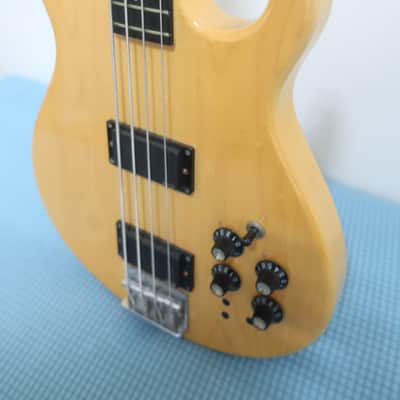 Vintage 1980s USA Carvin LB-50 Stereo 4 String Natural Guitar With Rare Charvel Tweed Case Very Clean image 9