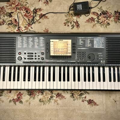 Yamaha PSR-530 Synthesizer with Sustain Pedal, XG Song Cartridge, and Power Supply Late 90s