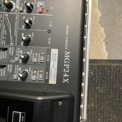 Yamaha MGP24X 24 Channel Analog Mixing Console with Case image 2