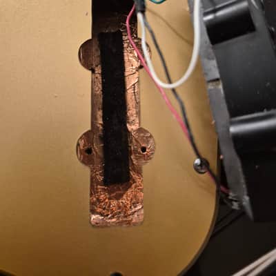 Fender American Deluxe Jazz Bass - 2005 - Montego Black w/ OHSC image 14