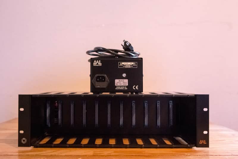 BAE 11-Space 500 Series Rack with PSU image 1