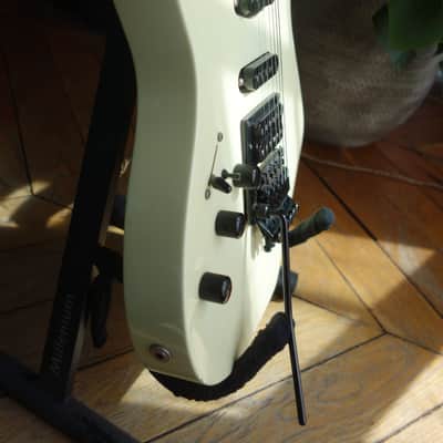 Left-handed Kramer Pacer Custom 1986 Vintage White image 9