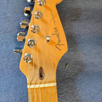 Fender American Deluxe Stratocaster with Maple Fretboard 1999 - 2002 - White Blonde image 2