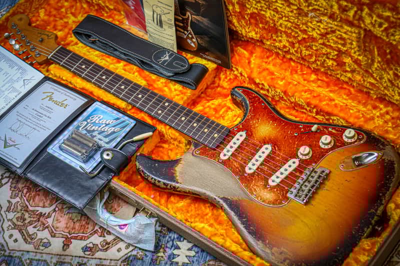 FENDER USA Custom Shop Masterbuilt 63 Reissue Stratocaster Hvy Relic "Three Tone Burst" (2019)