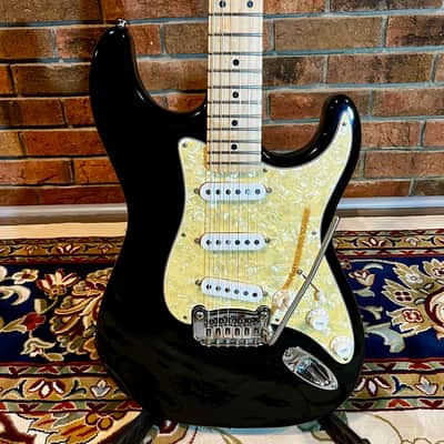 G&L USA Legacy SSS Gloss Black with HSC image 1