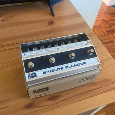Fender Shields Blender 2023 - Present - Silver / Black image 1