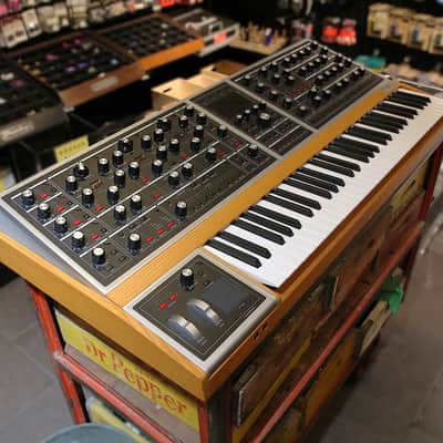 Moog One 8-Voice 61-Key Polyphonic Analog Synthesizer 2018 - Present - Black/Ash image 3