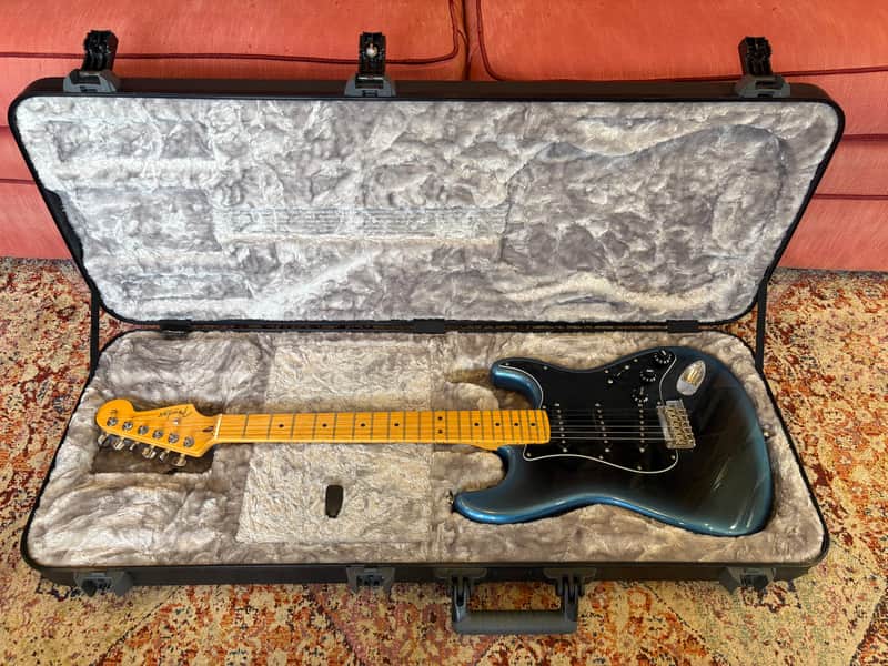 Fender American Professional II Stratocaster with Maple Fretboard 2020 - Present - Dark Night