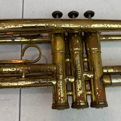 F.E. Olds Ambassador Trumpet — 1968 (S/N 662076) — Very Good + Bach 7C & Accessories image 5