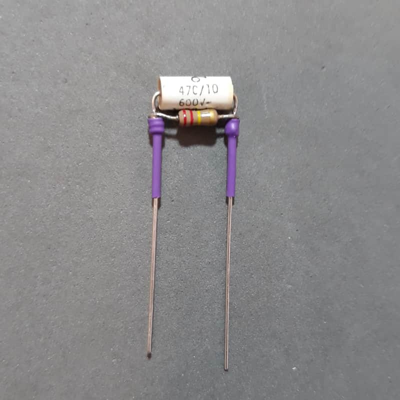 TREBLE BLEED MOD, Mallory 470pF Axial Film capacitor, 220K ROHM Gray Ghost resistor image 1