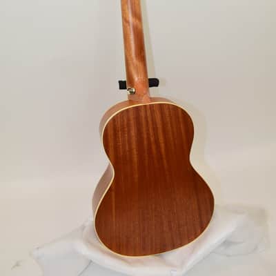 Lohanu LU-T Tenor Ukulele w/ Bag image 12