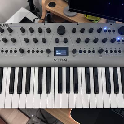 Modal Electronics Carbon8 37-Key Experimental Synthesizer 2025 - Present - Silver image 2